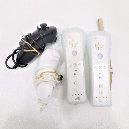 Nintendo Wii W/ 2 Contollers image number 7