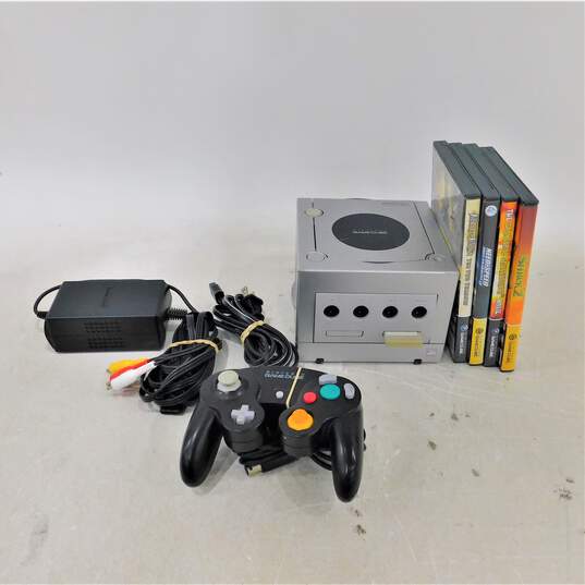 Nintendo GameCube w/ 4 games image number 1