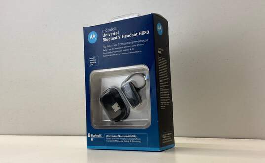 Motorola Universal Bluetooth Headset H680 image number 3