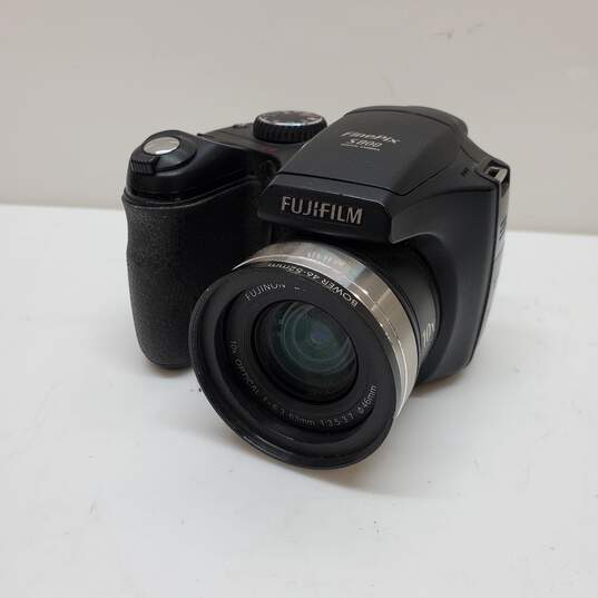 Fujifilm Finepix S800 8 MP 10x Zoom Digital Camera Black image number 1