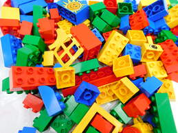 4.6 LBS Assorted LEGO Duplo W/ Storage Head alternative image