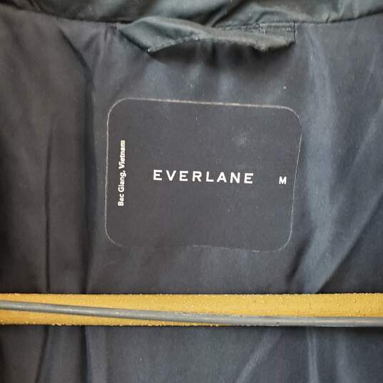 Everlane Black Puffer Jacket in Size Medium image number 3