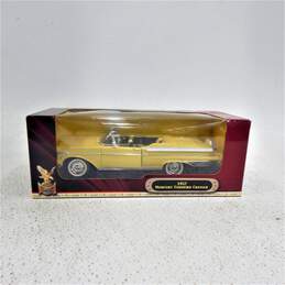 1:18 ROAD SIGNATURE 1957 MERCURY TURNPIKE CRUISER DIECAST CAR MODEL