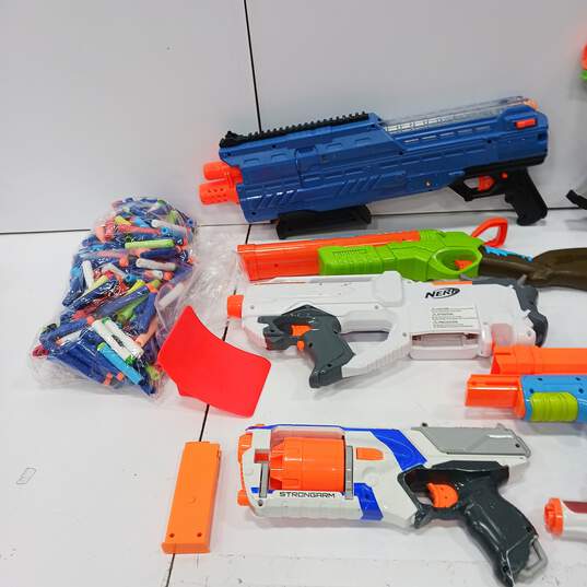 Bundle of Assorted Nerf Blasters, Ammo, & Accessories image number 4