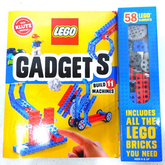 Mixed Lego Item Lot Magazines & Building Sets etc image number 2