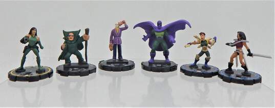Marvel Heroclix Miniature Figurines W/ Cards image number 2
