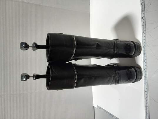 Women's Black Boots Size 2 image number 6
