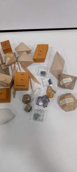 Wooden Isometric Systems Construction Set alternative image