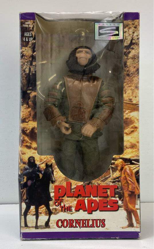 Hasbro Signature Series Planet of the Apes Cornelius Figure image number 1