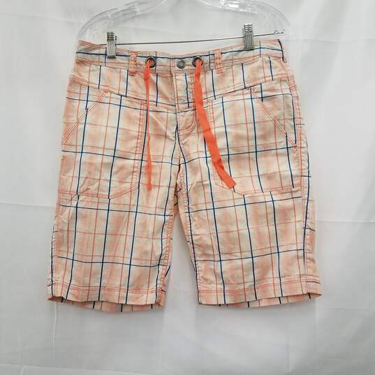 The North Face Shorts Size 8 image number 1