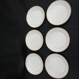 Bundle of Six White & Gold Tone Trim Bone China Narumi Wheaton Dessert Bowls alternative image