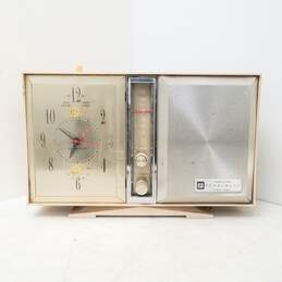 VTG Penncrest Transistor Clock Radio