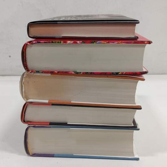 Bundle of 5 Assorted 1st Edition Stephen King Novels image number 5