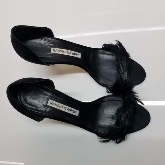 Manolo Blahnik Feather Toe Heels Wms Size 39.5 AUTHENTICATED image number 3