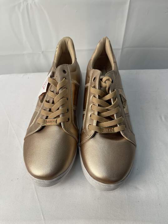 Womens Guess Gold Sneakers Size 26 EURO image number 1