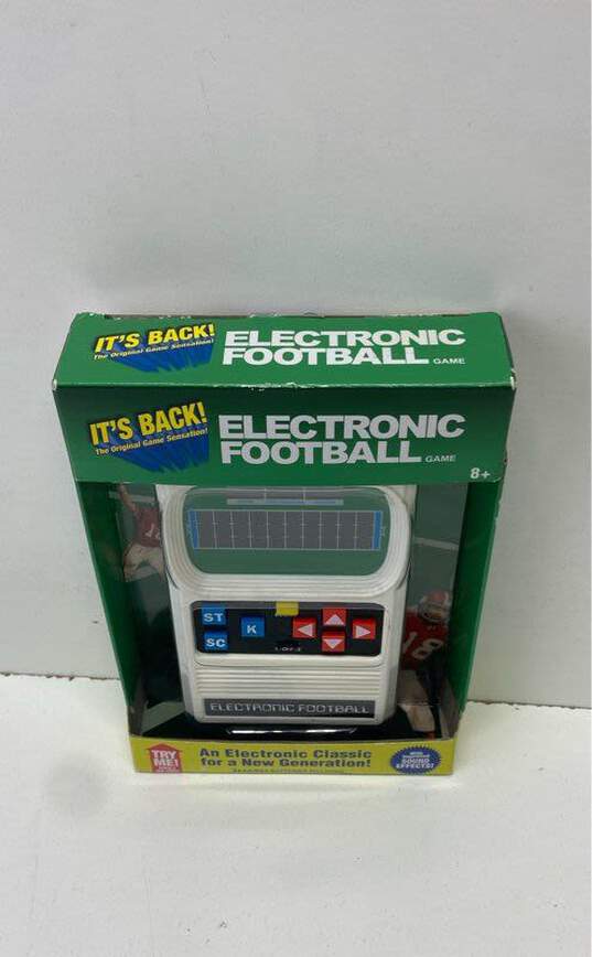 Mattel Electronic Football Game 09506 image number 2