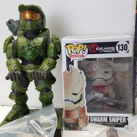Mixed Video Game Collectibles Bundle image number 2