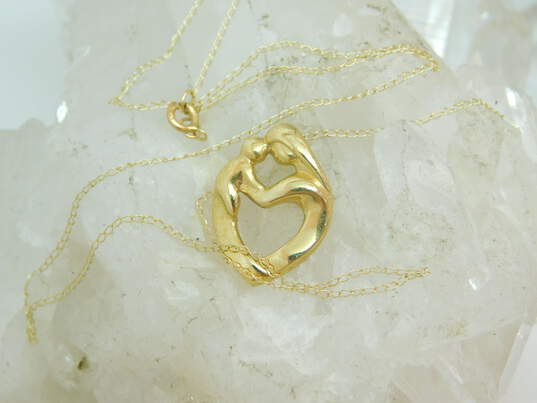 14K Yellow Gold Mother & Child Open Heart Pendant Necklace 2.3g image number 3