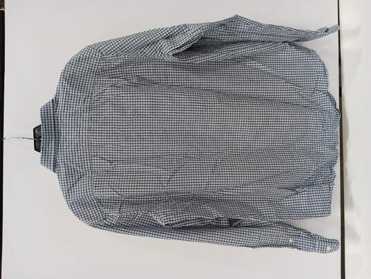 Men's Plaid Blue Button Up Shirt Size L image number 2
