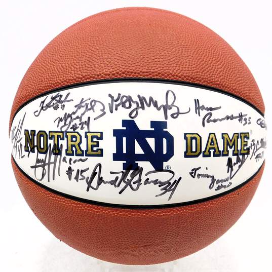 2000-01 Notre Dame Fighting Irish Men's Basketball Team Signed Ball image number 1