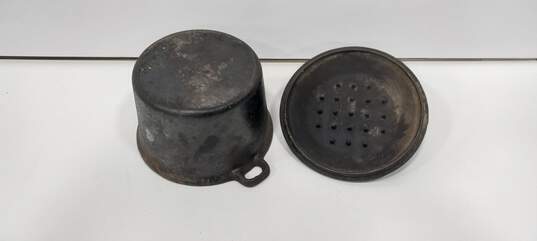 Lodge 8" Cast Iron Dutch Oven w/Lid image number 2