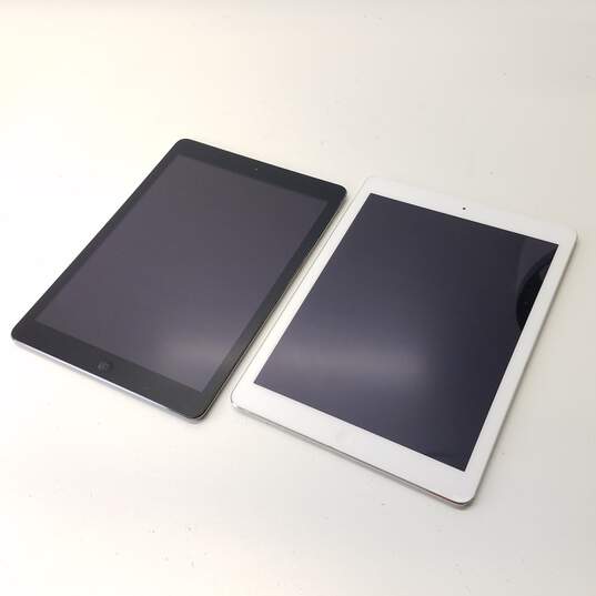 Apple iPad Air (1st Generation) - LOCKED - Lot of 2 image number 1