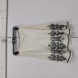Women's White House Black Market Embroidered Skirt Size 4