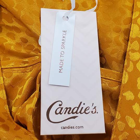 Candies Women Yellow Button Up Sz M NWT image number 3
