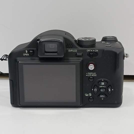 Panasonic Lumix DMC-FZ7 Digital SLR Camera image number 2