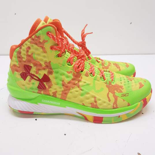 Under Armour 3026196-300 Sour Patch Kids Curry 1 Retro Sneakers Men's Size 11 image number 3
