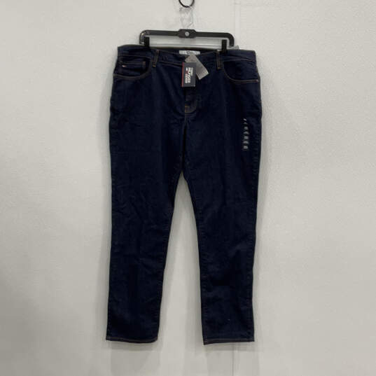NWT Mens Blue Denim Medium Wash Pockets Stretch Straight Jeans Size 40/32 image number 1