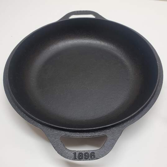 Lodge 3 8DOL Cast Iron Double Dutch Oven image number 5