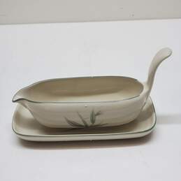 Vtg. Mid Century Winfield Pottery Green Bamboo Gravy Boat w/ Matching Underplate