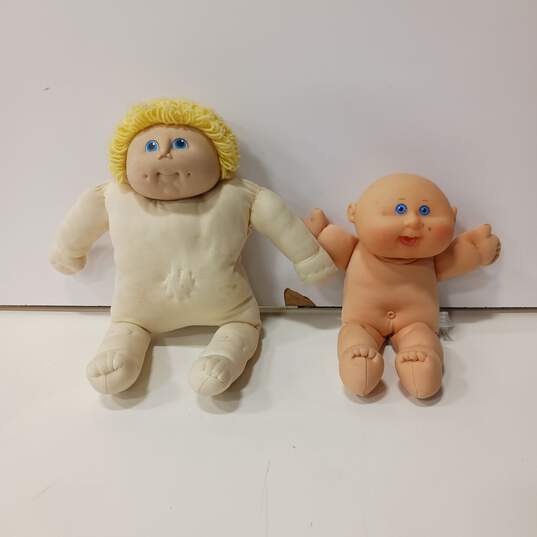 Pair of Vintage Cabbage Patch Dolls image number 1