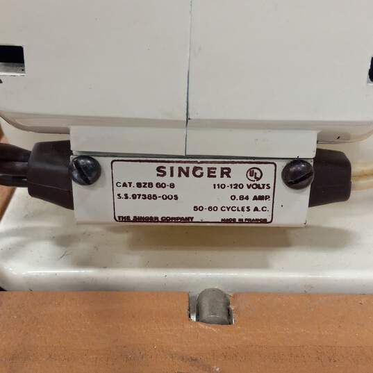 Vintage Singer 239 Sewing Machine In Case image number 5