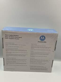 Motorola 16x4 Cable Modem Plus AC1600 686 Mbps Wi-Fi Router Factory Sealed alternative image
