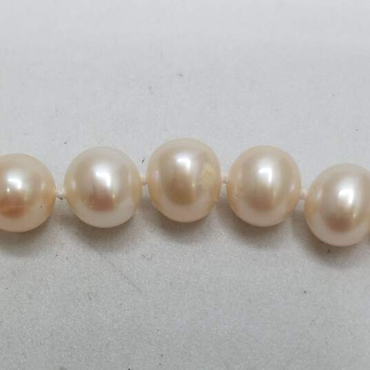 Sterling Silver FW Pearl Knotted 7.8mm 7in Bracelet 17.0g image number 4