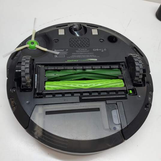 iRobot Roomba i7 Aeroforce Cleaning System Robotic Vacuum Untested image number 4