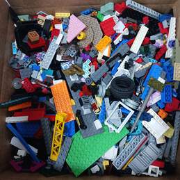 9.0lbs. of Assorted LEGO Building Bricks
