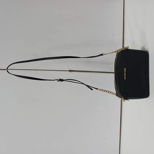 Women's Black Leather Chain Strap Shoulder Bag image number 1