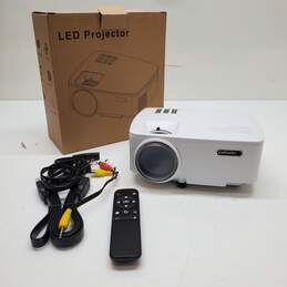 720p Smart Projector by SinoMetics with Android TV