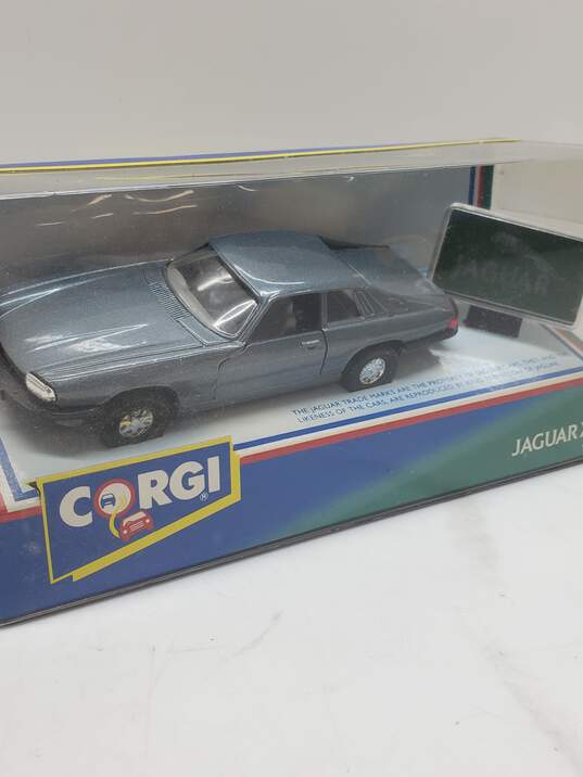 Vintage Corgi Jaguar XJS #94075 Die-Cast Scale Model Car image number 4
