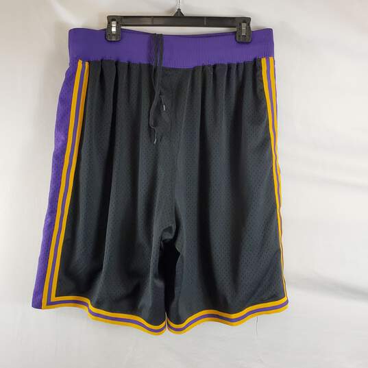 Nike Team Sports Lakers Men Black Shorts XL image number 2