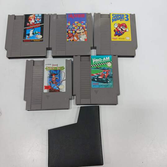Lot of Assorted Nintendo Entertainment System NES Video Games image number 1
