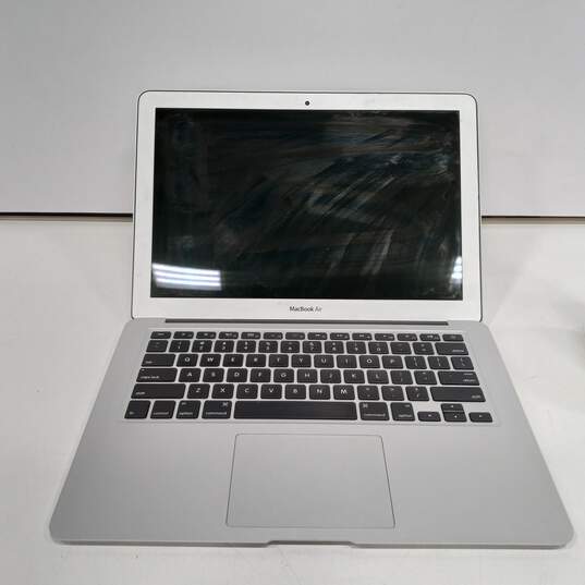 Apple Macbook Air 13.3 Inch LED-Backlit Widescreen Notebook Model A1466 IOB image number 2