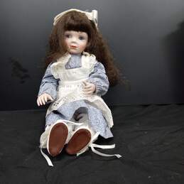 Vintage Ashton Drake Doll w/Box alternative image
