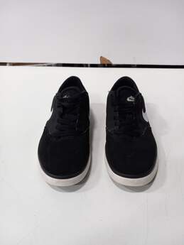Nike SB Men's Black & White Skate Shoes Size 8 alternative image