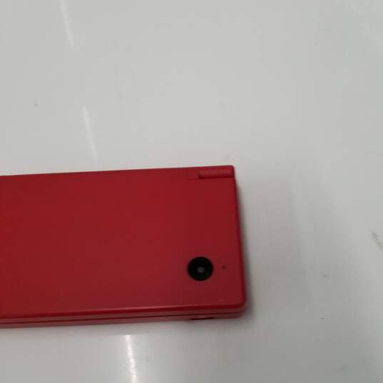 Red Nintendo DSi image number 4