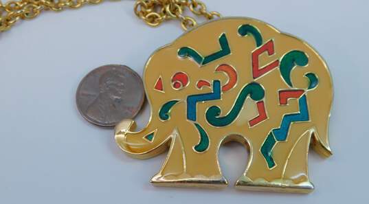 Vintage Pauline Rader Gold Tone Enamel Elephant Pendant Necklace 48.2g image number 4