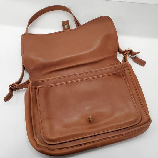 1970s Vintage Coach Leatherware Camel Brown Crossbody Messenger Bag image number 3